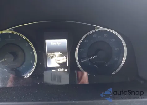 2015 Toyota Camry Xle z USA, uszkodzony, nr VIN 4T1BF1FK5FU493113